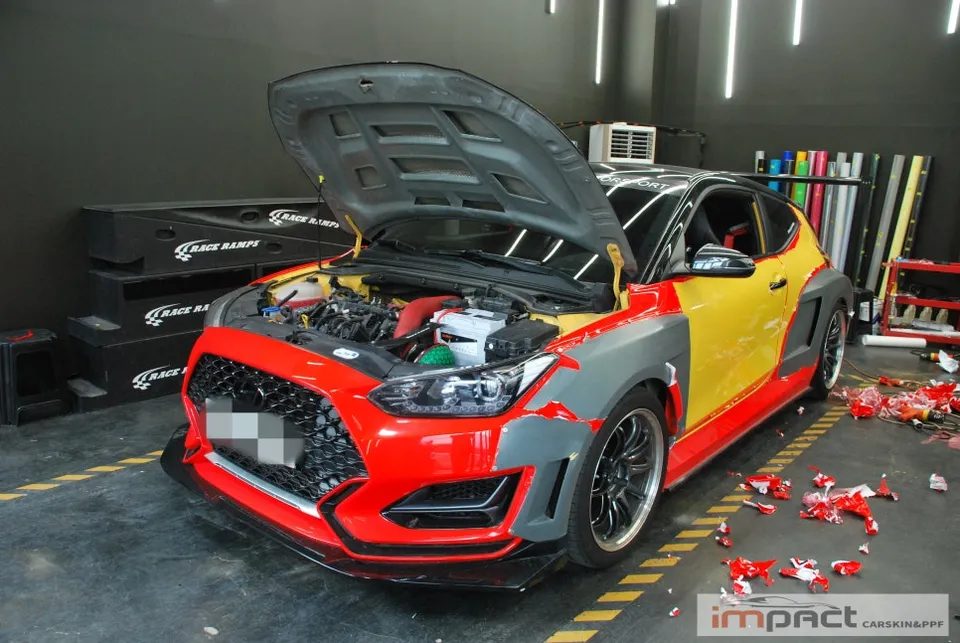 Hyundai Veloster Nのカーラッピング事例｜費用目安・仕上がり 施工写真 4-1