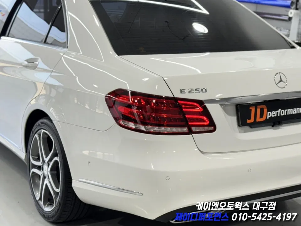 Mercedes-Benz E-Class W212 lighting upgrade - Mercedes-Benz E-Class W212 Tail Light Repair Review photo 4