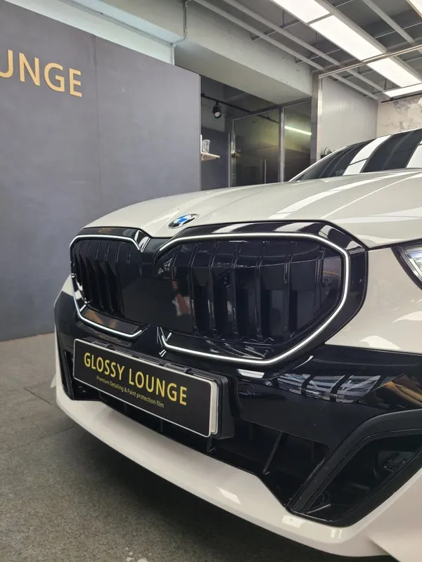 BMW 5 Seriesのカーラッピング事例｜費用目安・仕上がり 施工写真 3-1