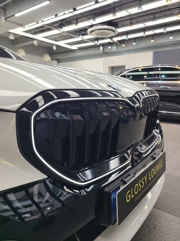 BMW 5 Seriesのカーラッピング事例｜費用目安・仕上がり 施工写真 4-1