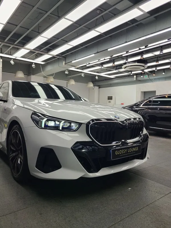 BMW 5 Seriesのカーラッピング事例｜費用目安・仕上がり 施工写真 2-2