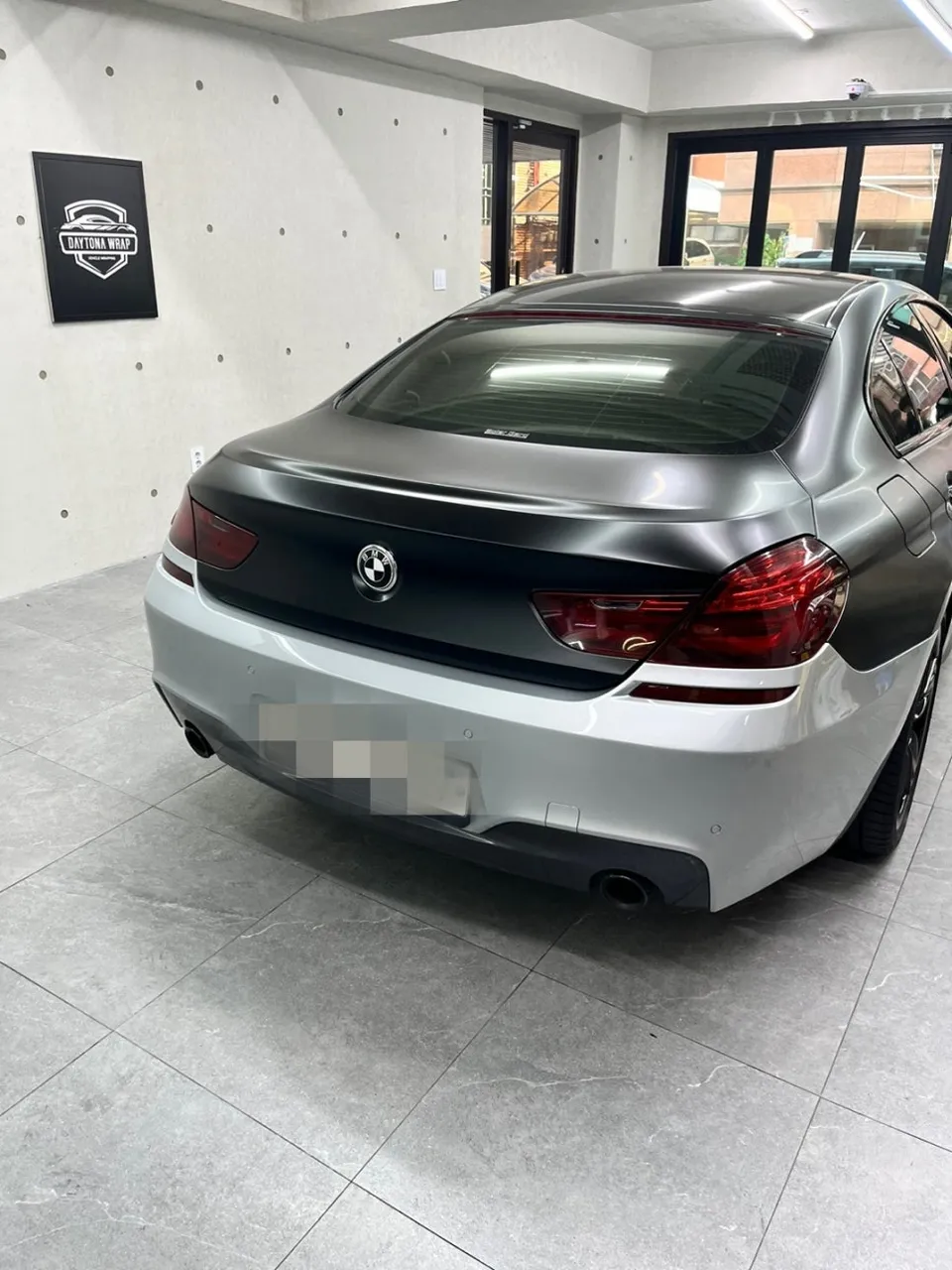 BMW 6 Series GT vinyl wrap - BMW 6GT Vinyl Wrap Review: Seamless Color Match After Repair photo 4