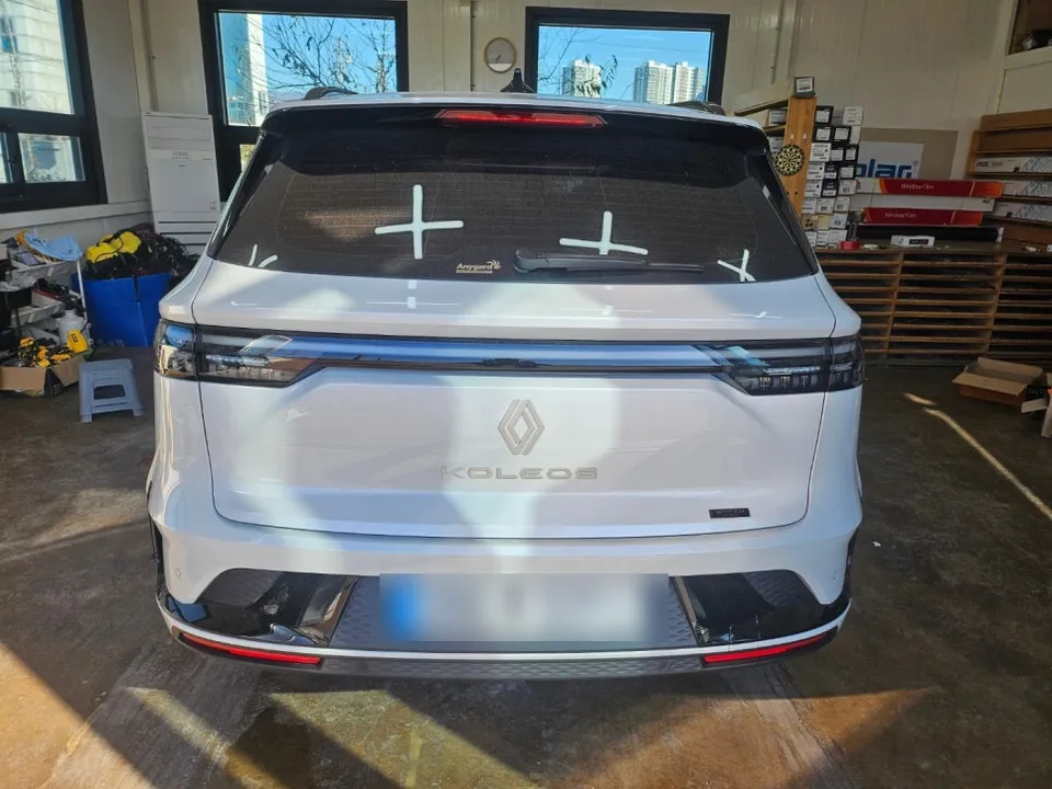 Renault Korea Koleosのドライブレコーダー取付事例 写真