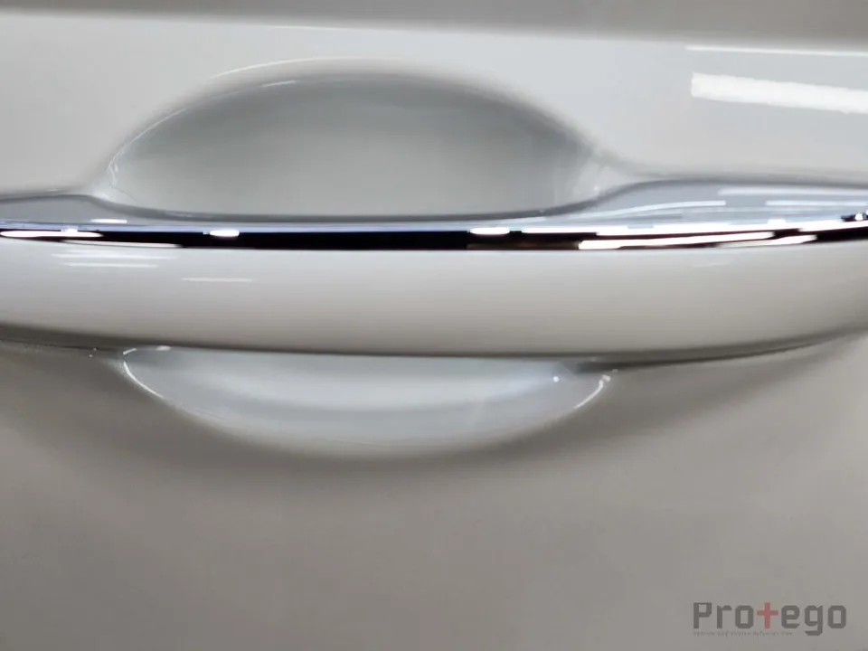 Genesis GV70 PPF施工事例|ハイグロスの傷対策 施工写真 3-2