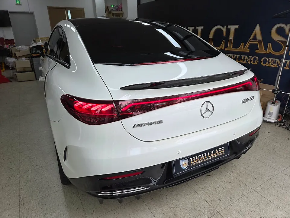 Mercedes-Benz EQE ambient lighting - Mercedes-Benz EQE Ambient Lighting Review — Cost & Results photo 3