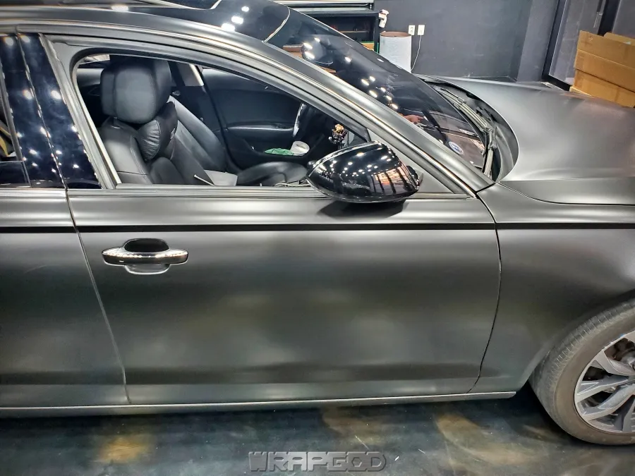 Audi A6 カーラッピング事例|事故復旧と再施工 施工写真 3-3