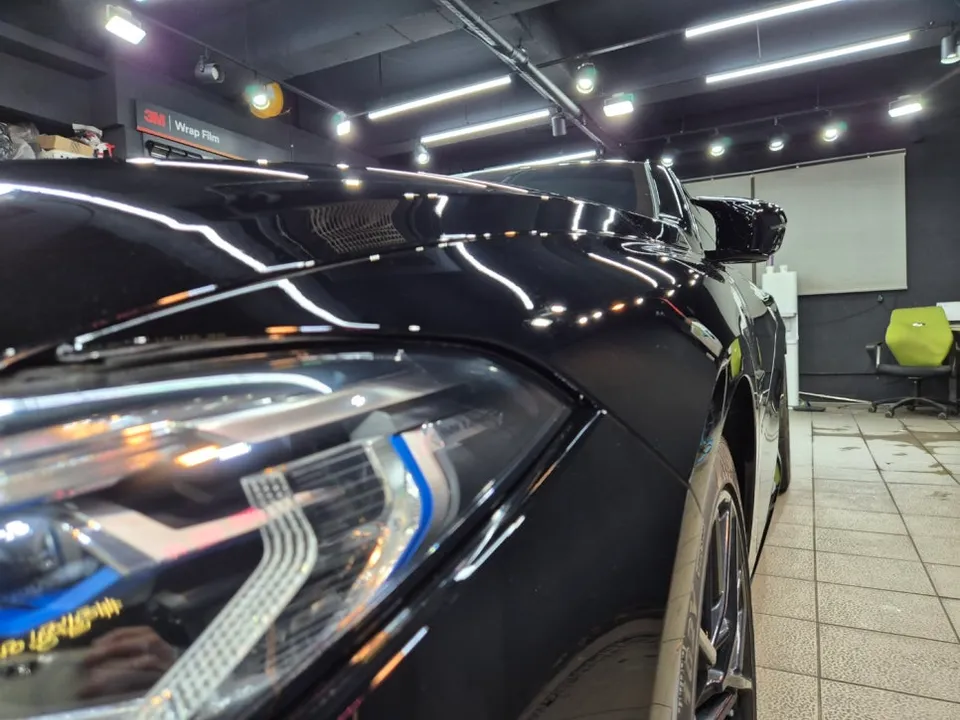 BMW M8 PPF施工事例｜韓国でのブラックフル施工 施工写真 1-3