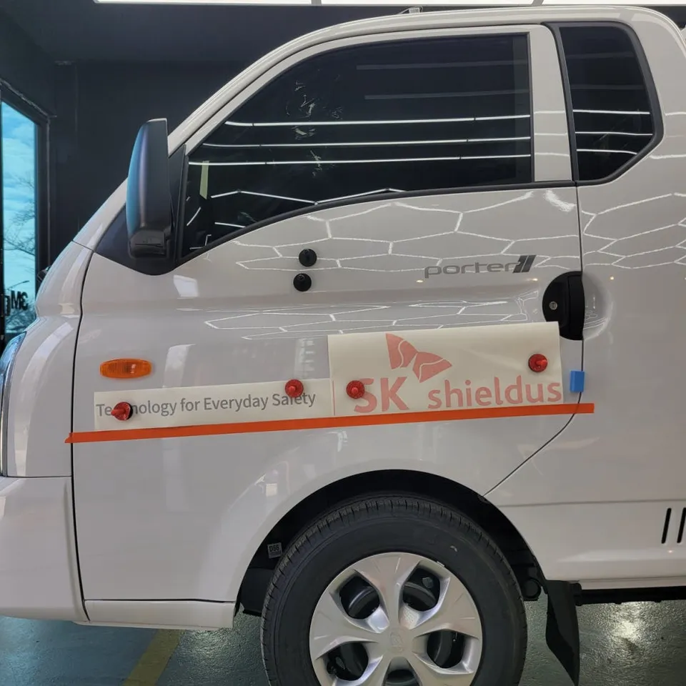 Kia Porterのカーラッピング事例|費用目安・仕上がり 施工写真 2-1