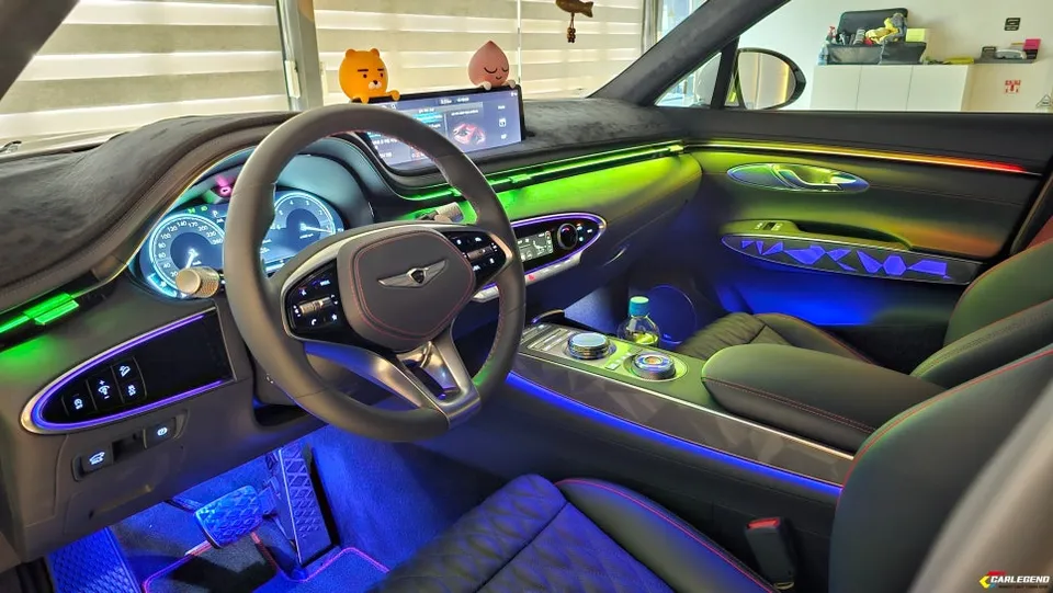 Genesis GV70 ambient lighting - Genesis GV70 Ambient Lighting Review — Seamless Luxury Interior photo 5