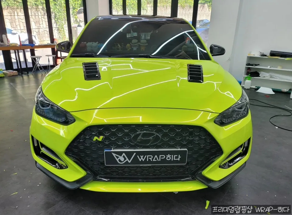 Hyundai Veloster Nのカーラッピング事例|費用目安・仕上がり 施工写真 3-3
