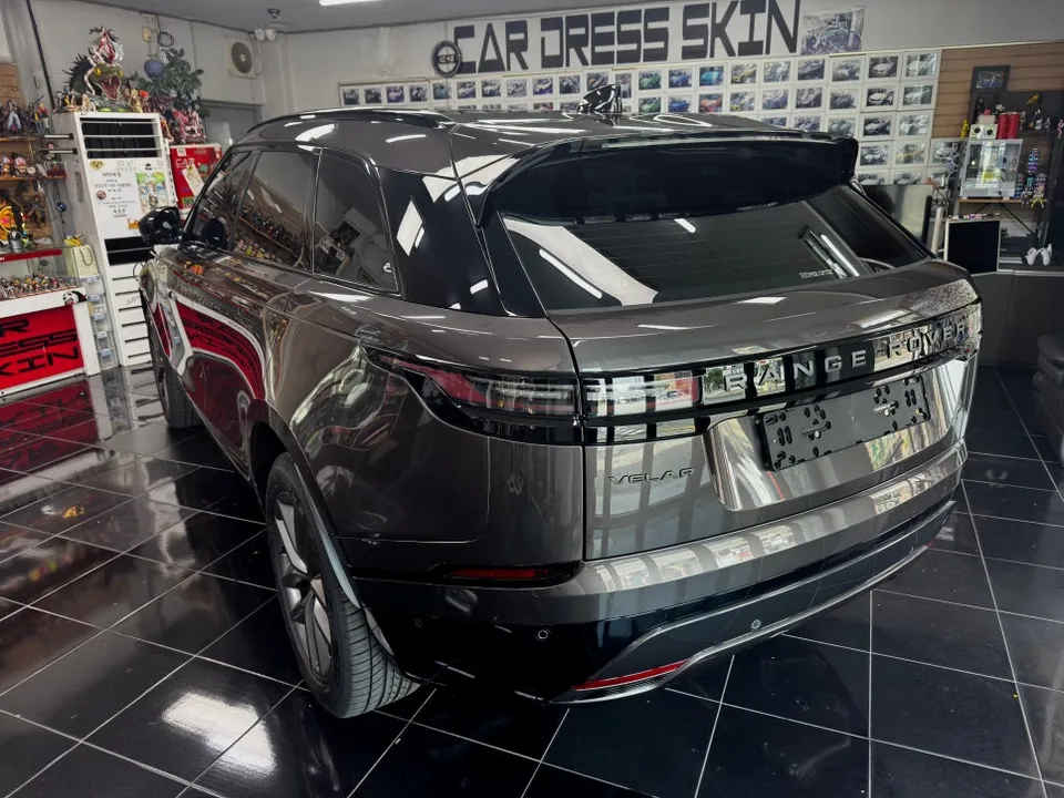 Land Rover Discovery Sportのカーラッピング事例｜費用目安・仕上がり 施工写真 4-1