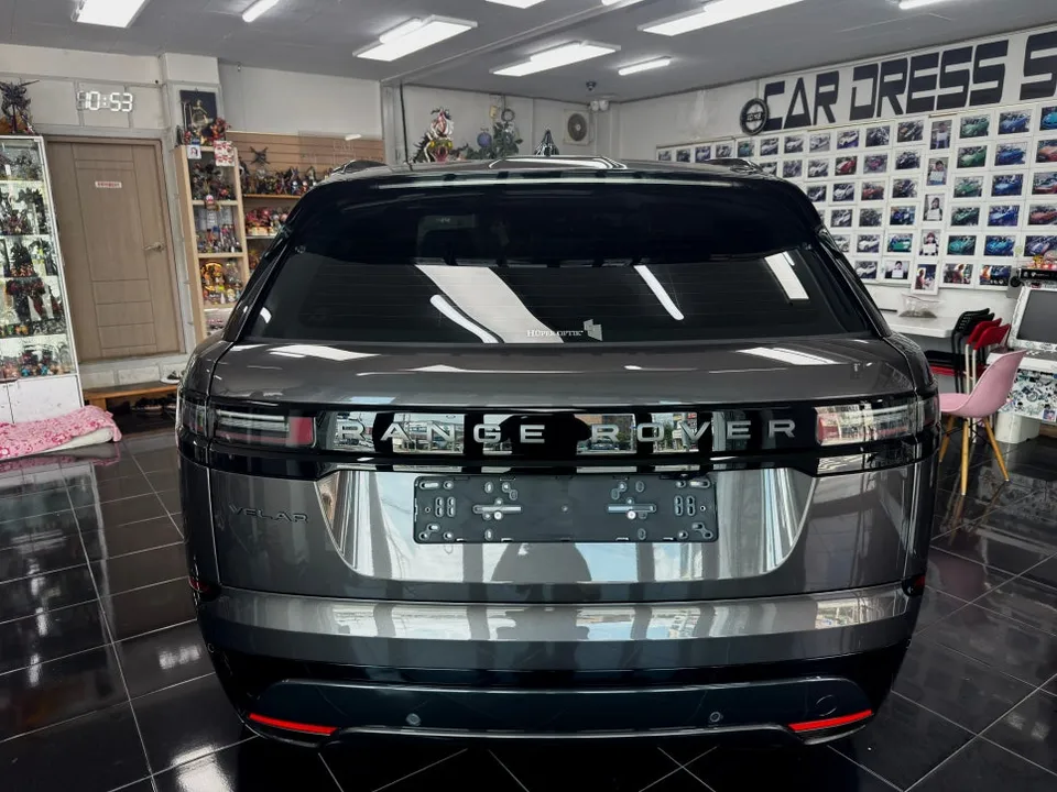 Land Rover Discovery Sportのカーラッピング事例｜費用目安・仕上がり 施工写真 1-2