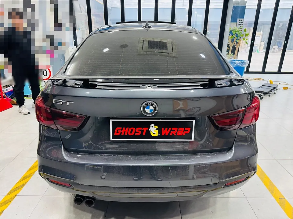 BMW 3 Seriesのカーラッピング事例｜費用目安・仕上がり 施工写真 2-1