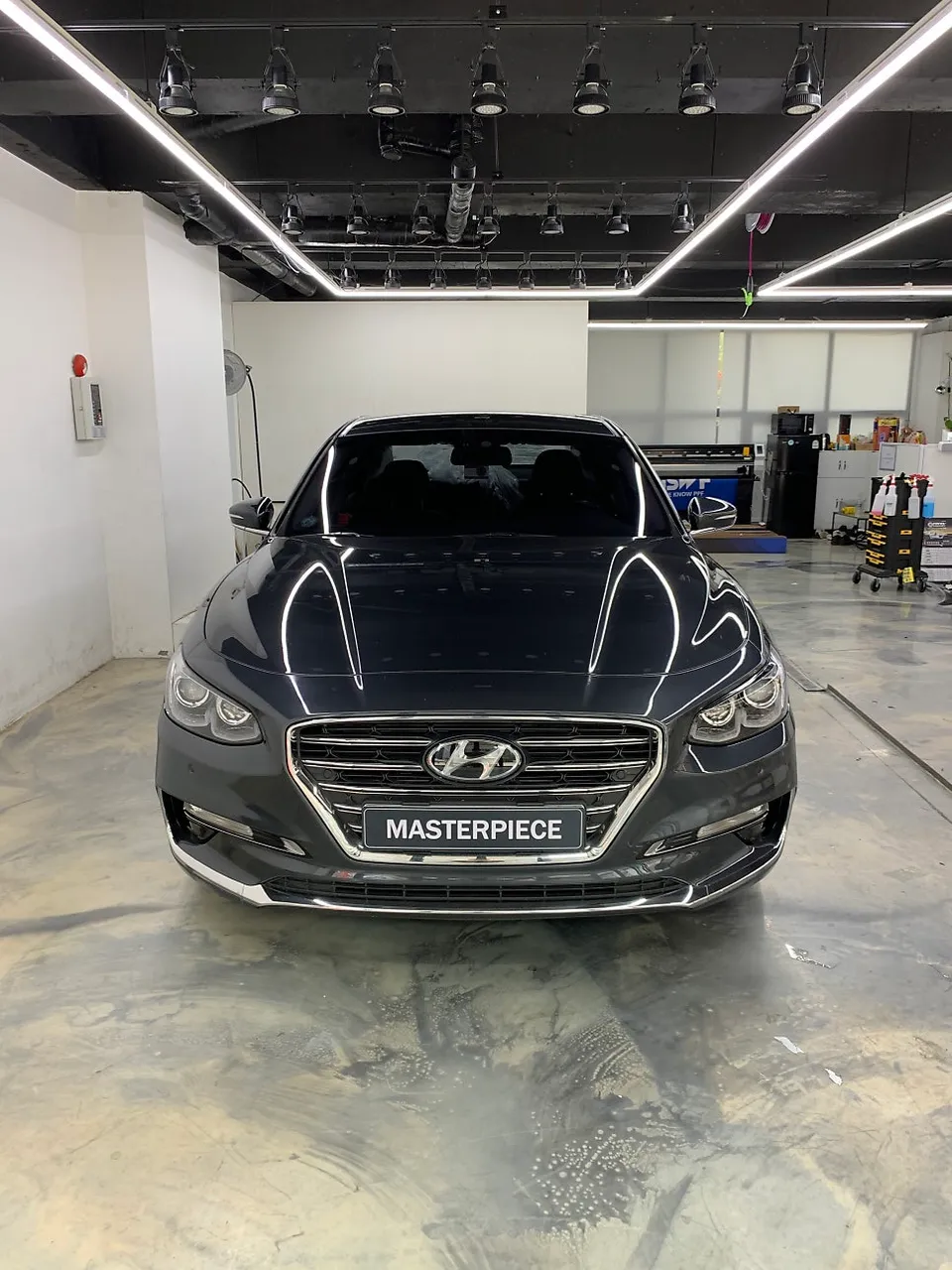 Hyundai Grandeur IGのカーフィルム施工事例|費用目安・仕上がり 施工写真 1-2