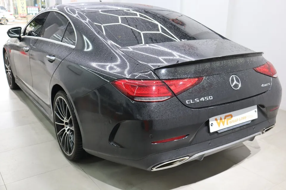 Mercedes-Benz CLS 450のカーラッピング事例：サテンダークグレー 施工写真 1-3