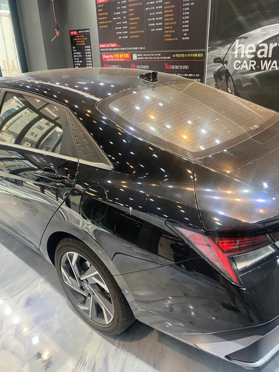 Hyundai Elantraのガラスコーティング事例|費用目安・仕上がり 施工写真 1-2