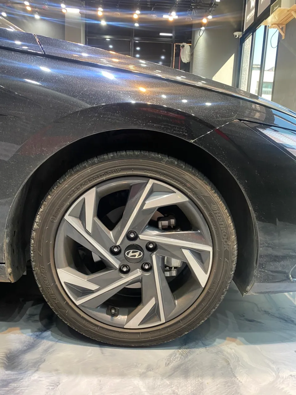 Hyundai Elantraのガラスコーティング事例|費用目安・仕上がり 施工写真 1-3
