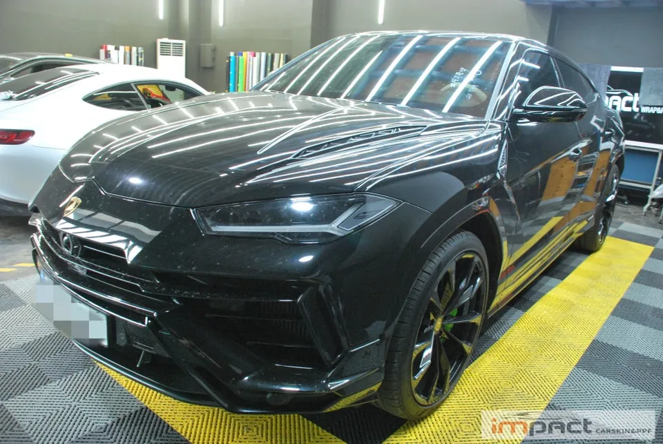 Lamborghini Urus PPF施工事例｜費用目安と仕上がり 施工写真 1-1