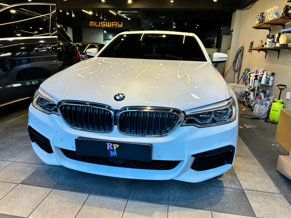 BMW 530i G30 Ambient Lighting Upgrade Review photo 1