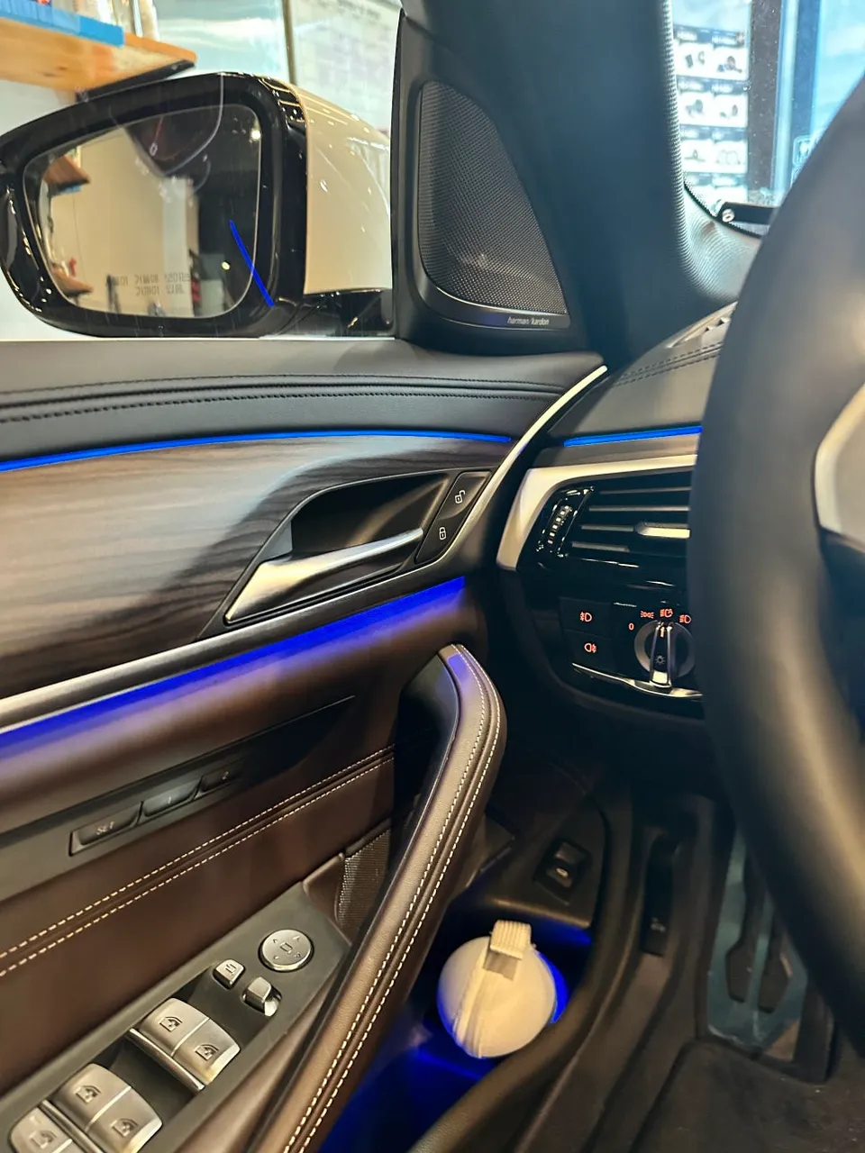 BMW 530i G30 ambient lighting - BMW 530i G30 Ambient Lighting Upgrade Review photo 3