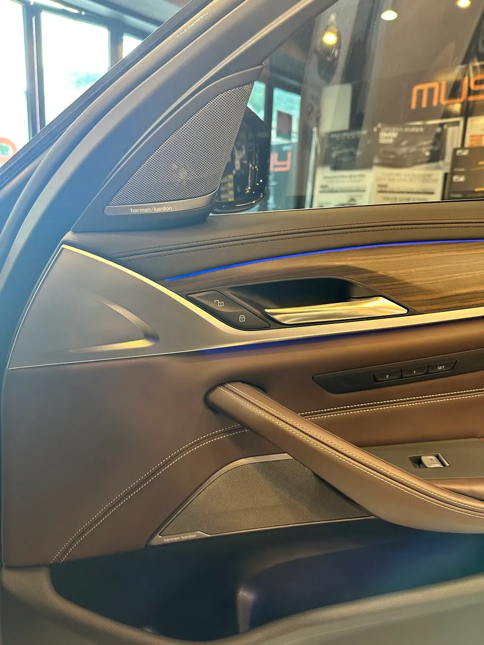 BMW 530i G30 ambient lighting - BMW 530i G30 Ambient Lighting Upgrade Review photo 4