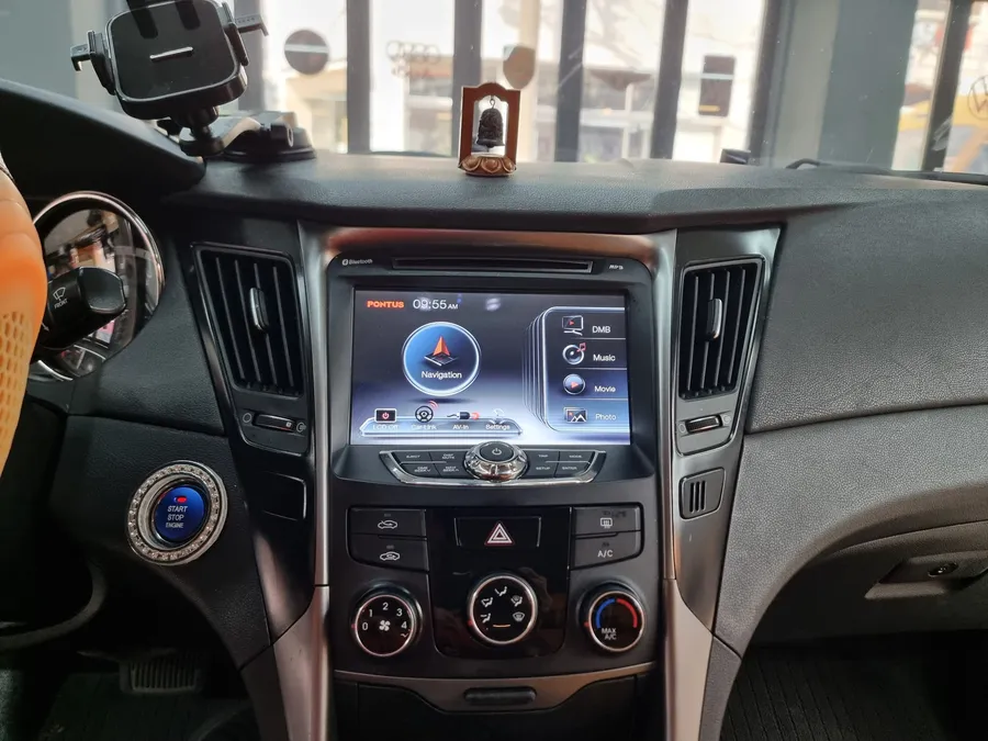 Hyundai SonataのAndroid Auto・CarPlay取付事例 施工写真 1-2