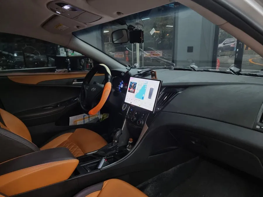 Hyundai SonataのAndroid Auto・CarPlay取付事例 施工写真 4-2