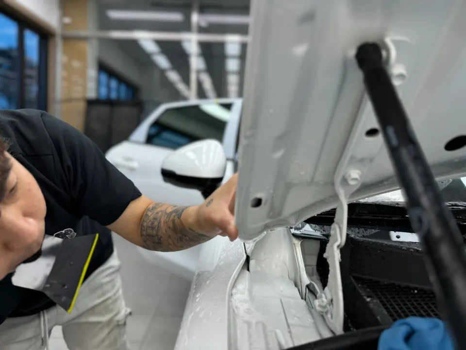 BMW 5 SeriesのPPF施工事例|費用目安・仕上がり 施工写真 1-2