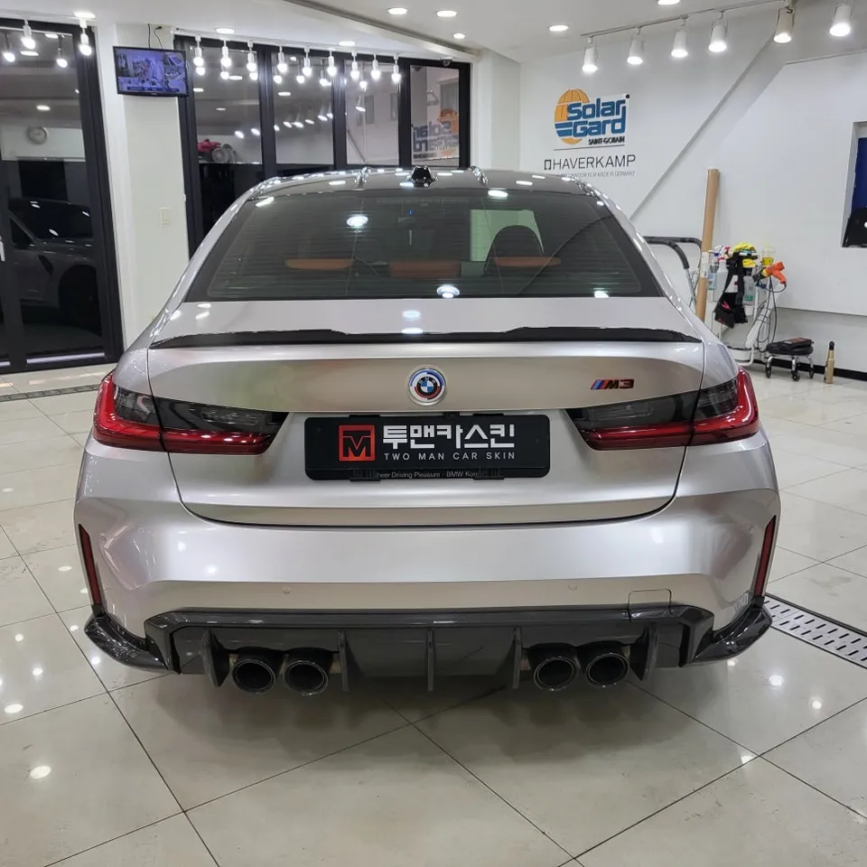 BMW M3のカーラッピング事例|費用目安・仕上がり 施工写真 3-1