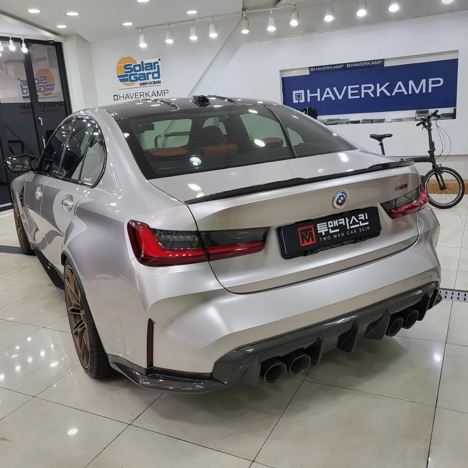 BMW M3のカーラッピング事例|費用目安・仕上がり 施工写真 1-2