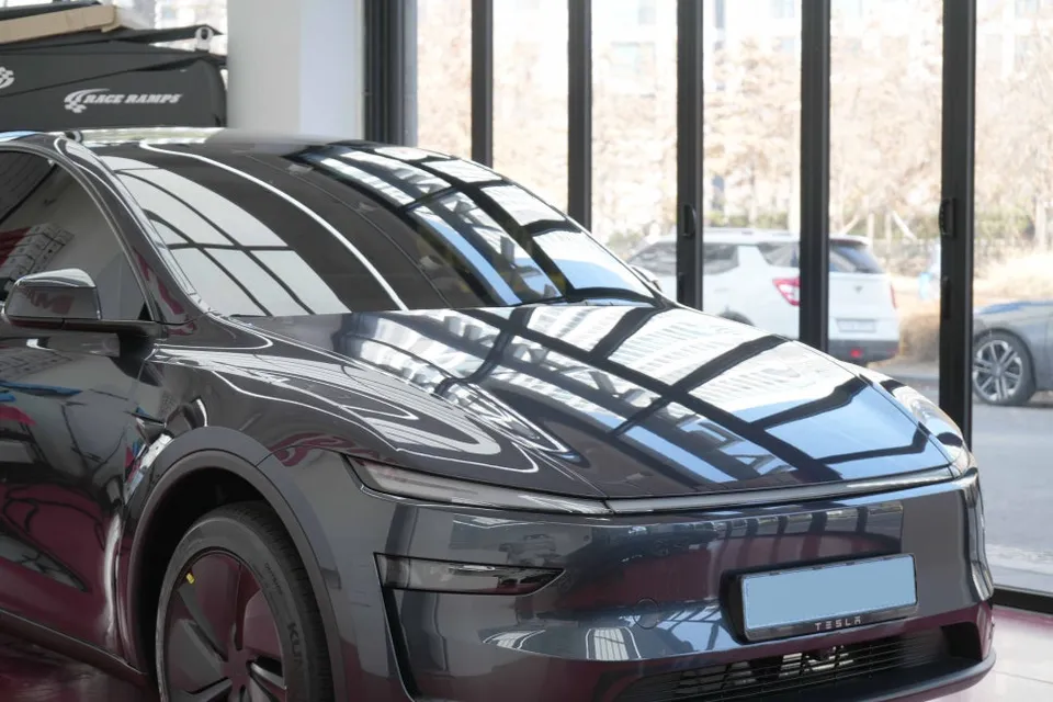 Tesla Model Y Window Tinting Review: LLumar FormulaOne Pinnacle 3 photo 2