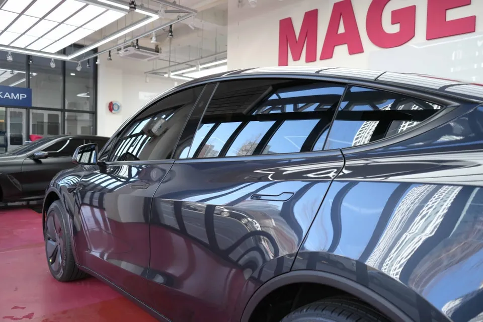 Tesla Model Y window tinting - Tesla Model Y Window Tinting Review: LLumar FormulaOne Pinnacle 3 photo 5