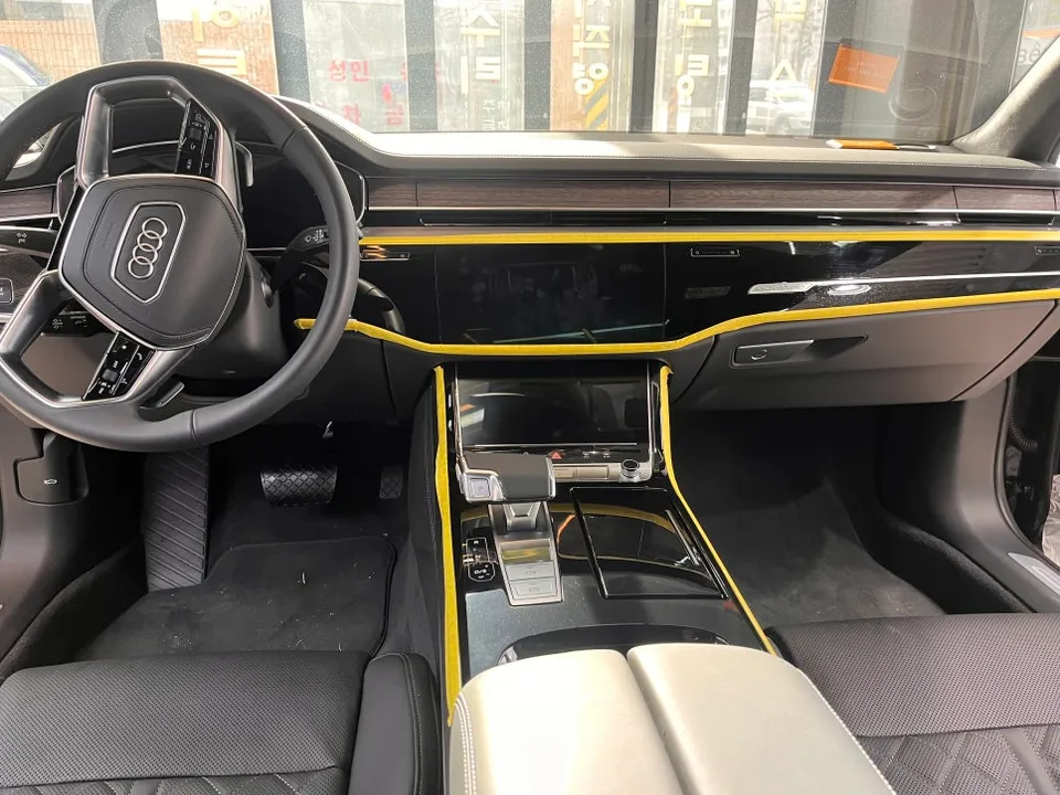 Audi A8のPPF施工事例|ハイグロシ保護と費用目安 施工写真 1-3