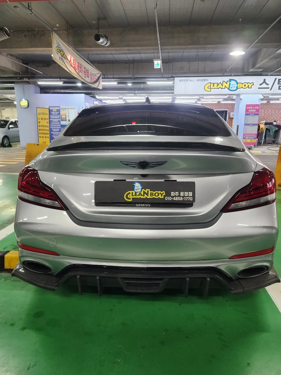 Genesis G70のガラスコーティング事例 施工写真 4-1