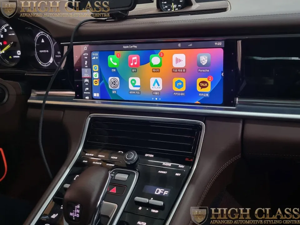 Porsche PanameraのAndroid Auto・CarPlay取付事例 施工写真 2-1