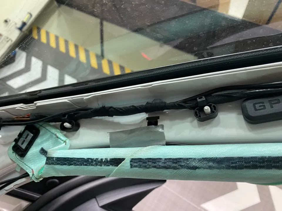 Mercedes-Benz E-Class W213 dash cam - Mercedes-Benz E-Class Dash Cam Installation Review photo 3