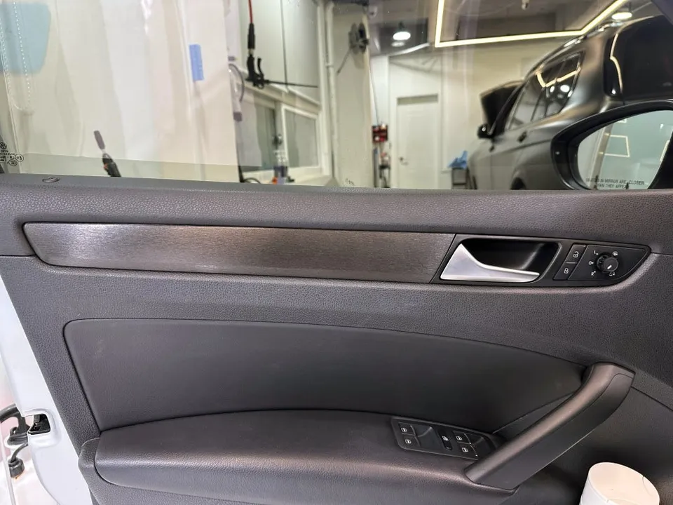 Volkswagen Passatのカーラッピング事例|費用目安・仕上がり 施工写真 3-3