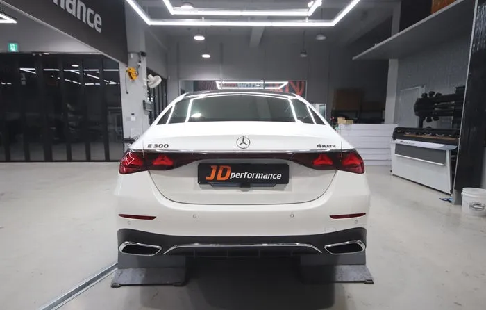 Mercedes-Benz E-Class W214 vinyl wrap - Mercedes-Benz E-Class W214 Vinyl Wrap Review: Cost & Results photo 3