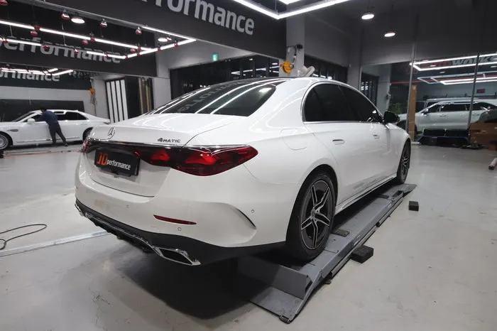 Mercedes-Benz E-Class W214 vinyl wrap - Mercedes-Benz E-Class W214 Vinyl Wrap Review: Cost & Results photo 4