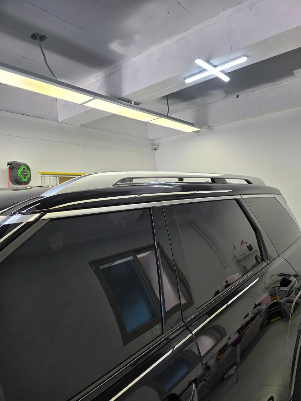 Hyundai Palisade vinyl wrap - Hyundai Palisade Chrome Delete Vinyl Wrap Review photo 4