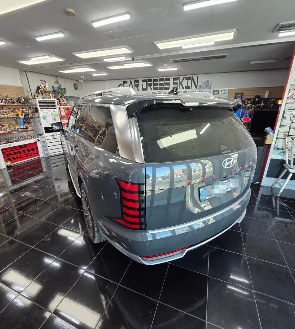 Kia Palisadeのカーラッピング事例|クロームパーツの質感変化 施工写真 1-2
