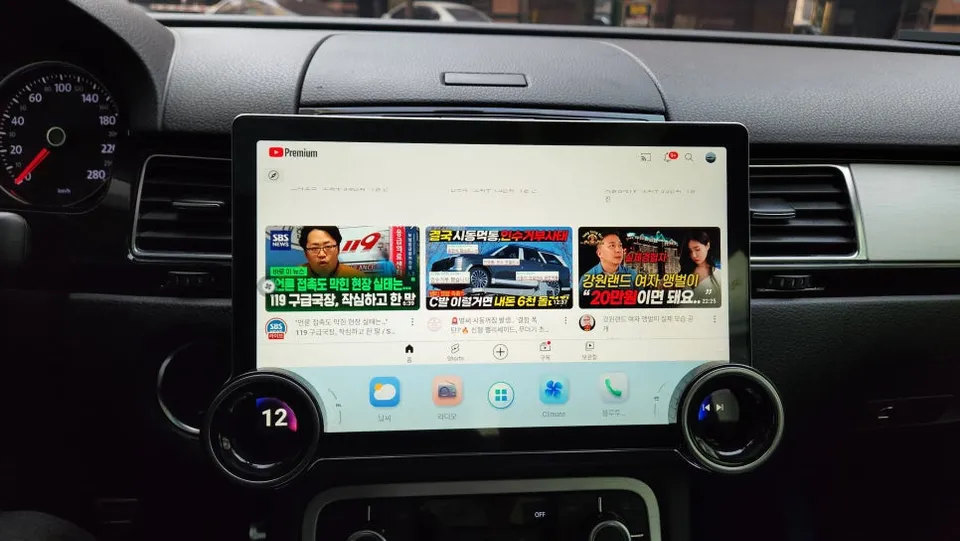 Volkswagen TouaregのAndroid Auto・CarPlay取付事例 施工写真 1-3