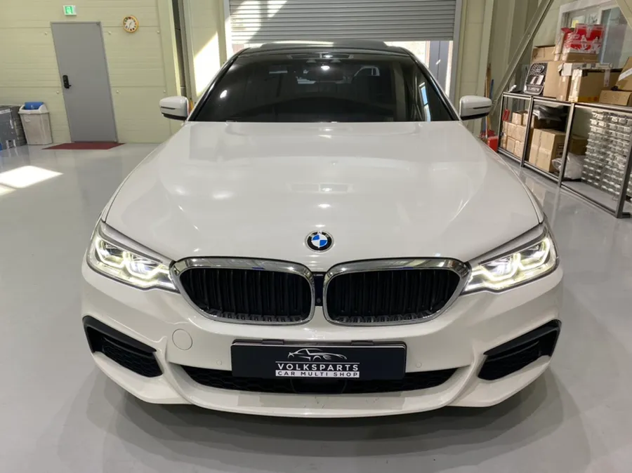 BMW 5 Series G30 Ambient Lighting Review — Enhanced Interior LEDs