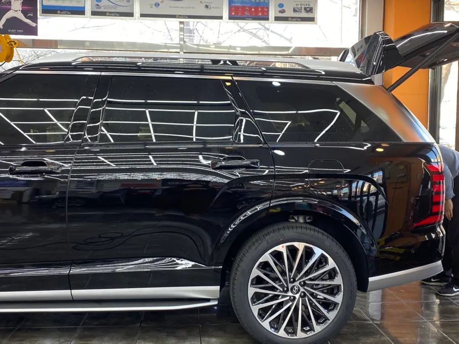 Hyundai Palisade LX3のカーフィルム施工事例｜費用目安・仕上がり 施工写真 1-2