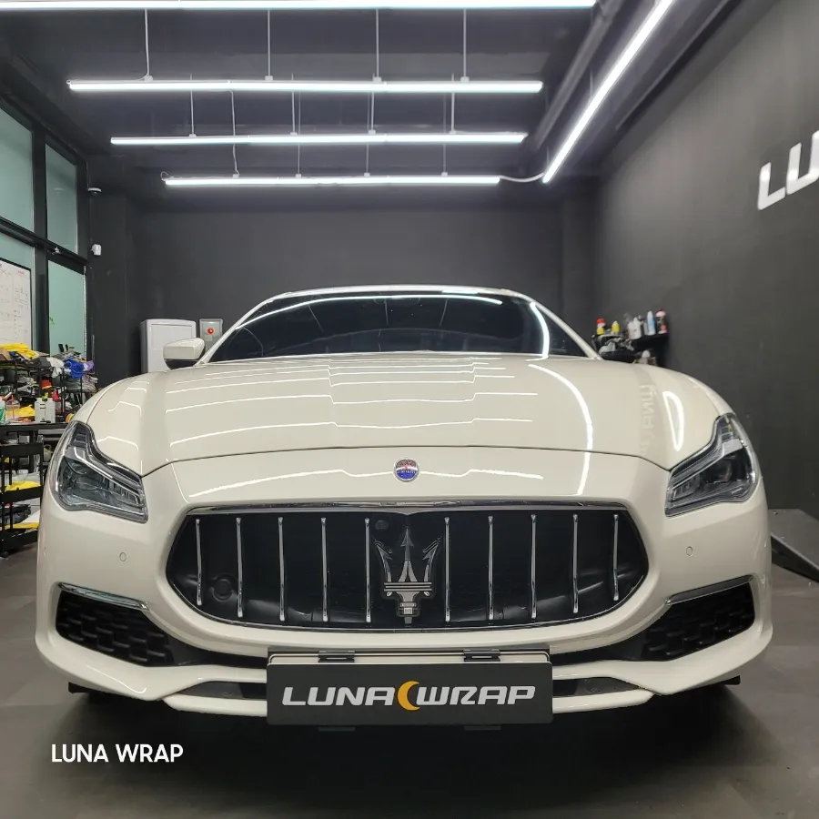 Maserati Quattroporteのカーラッピング事例 施工写真 1-1