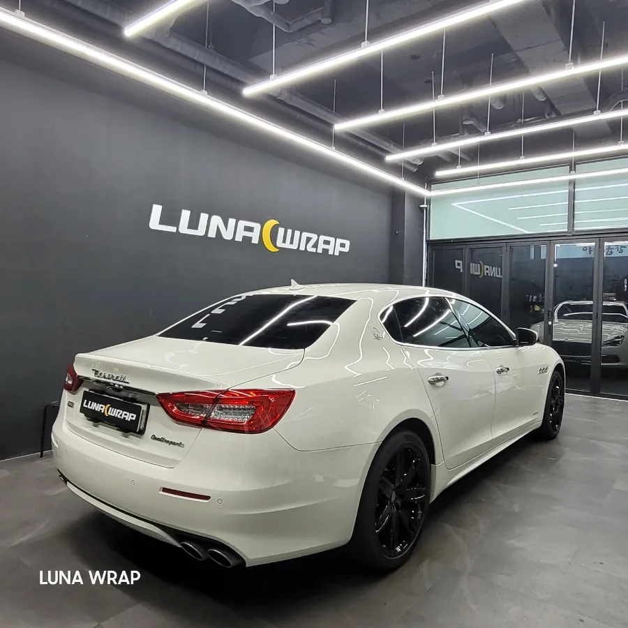 Maserati Quattroporteのカーラッピング事例 施工写真 3-1