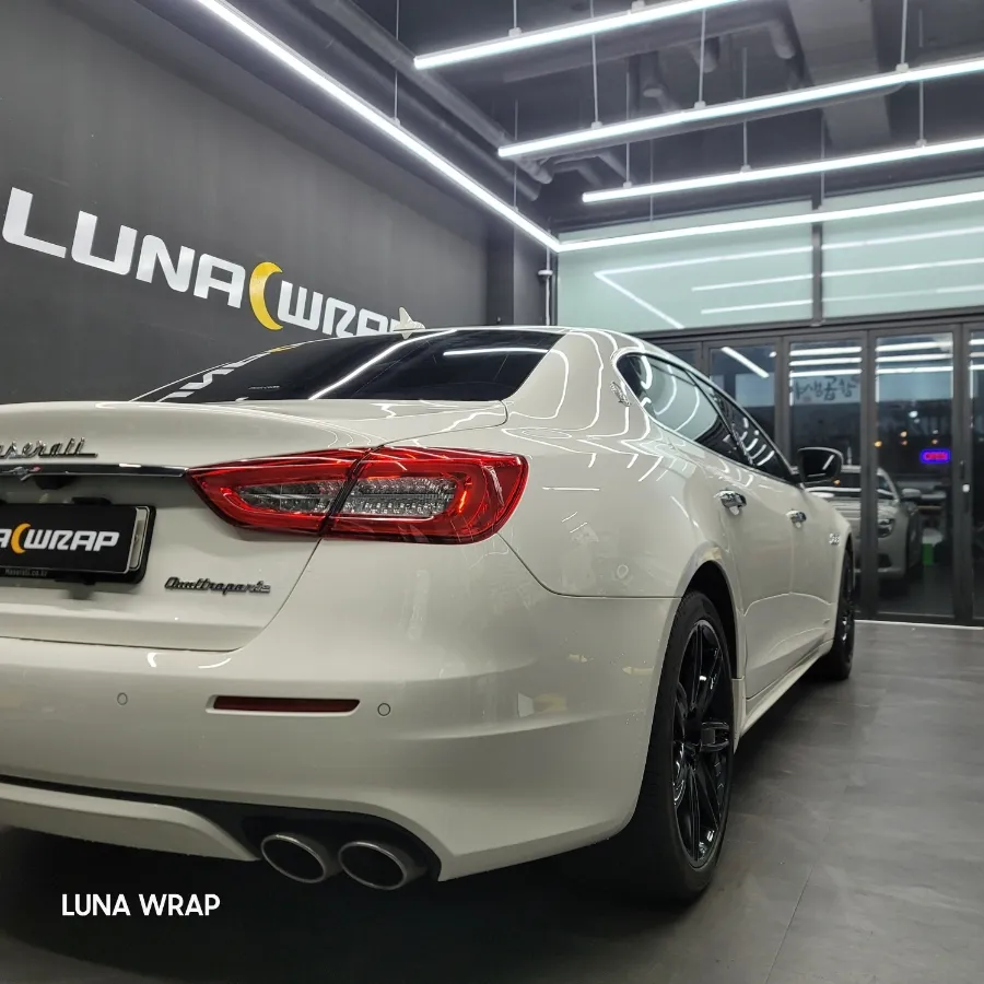 Maserati Quattroporteのカーラッピング事例 施工写真 1-2