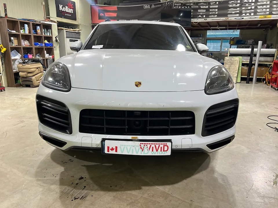 Porsche Cayenne vinyl wrap installation result