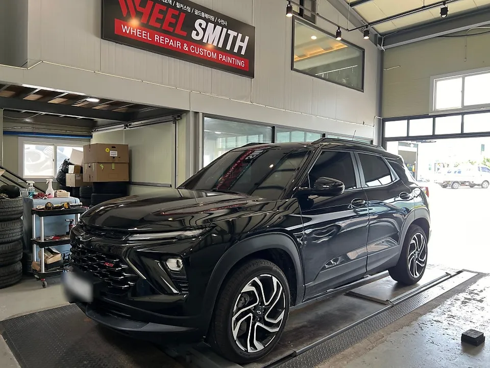 Chevrolet Trailblazerのホイールリペア・塗装事例 施工写真 2-1