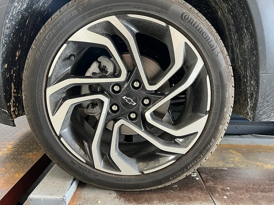 Chevrolet Trailblazerのホイールリペア・塗装事例 施工写真 3-1
